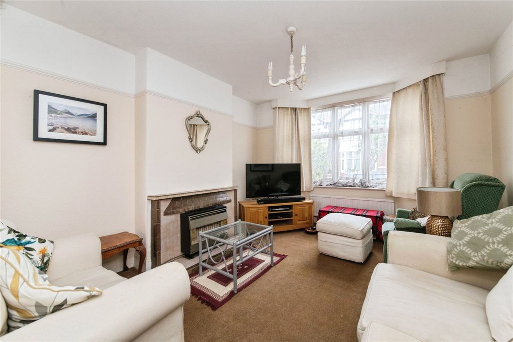 Property photo 3 of 16 Picture No. 13