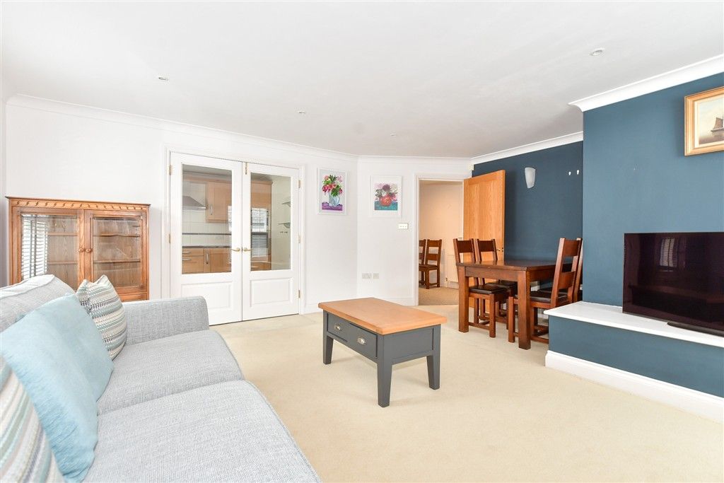 Property photo 3 of 9 Lounge/Diner