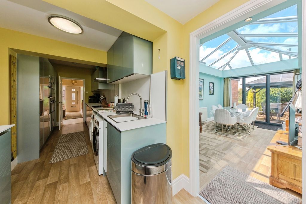 Property photo 3 of 30 Pbox-Img.Jpg