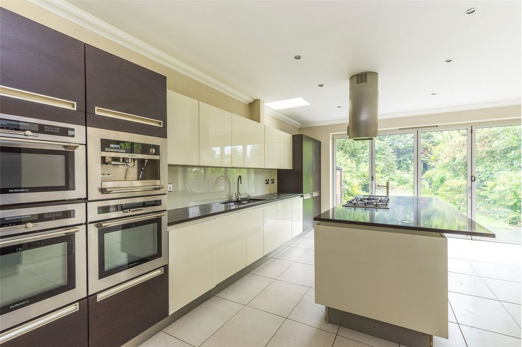 Property photo 2 of 17 Picture No. 03