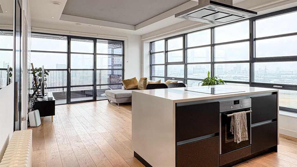 Property photo 2 of 11 69788B536d9d87B19746A387_B5607E1Caff19Bc803357455B