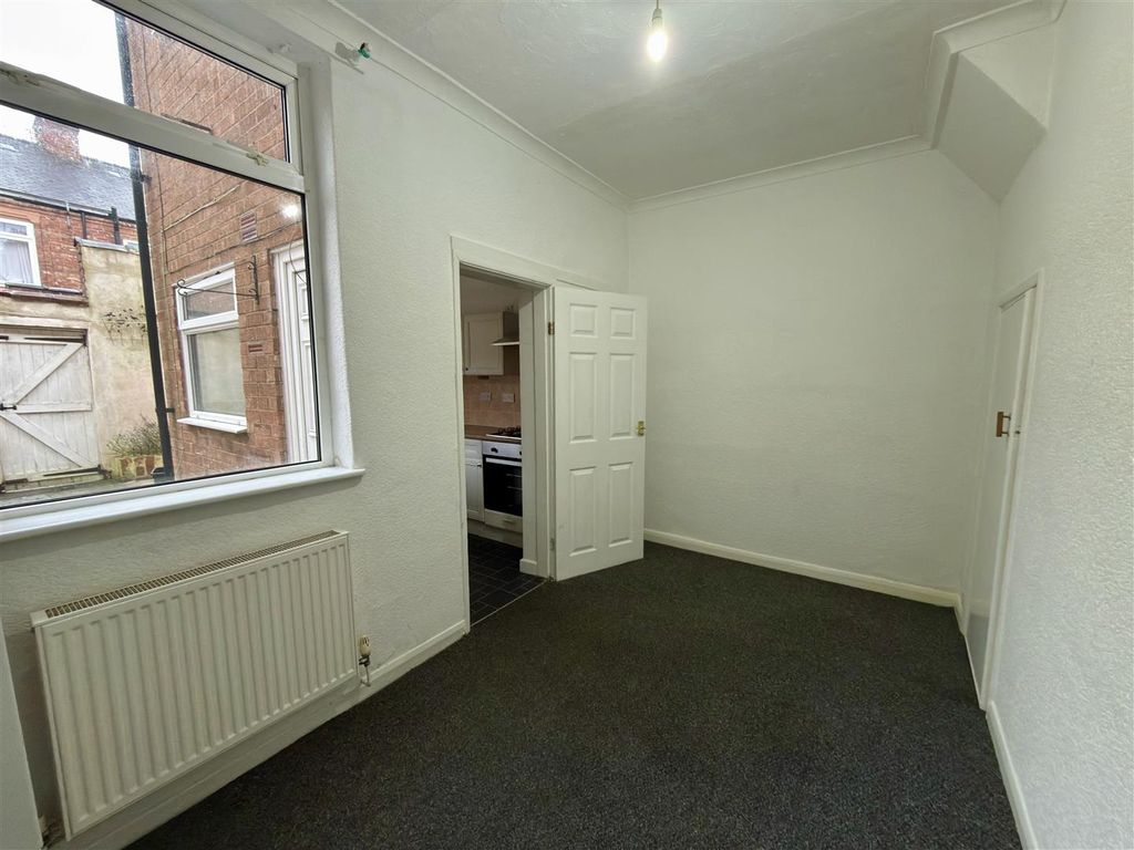 Property photo 3 of 8 Dining Room