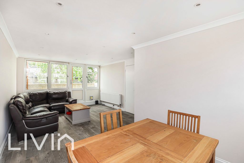 Property photo 1 of 18 025A7807