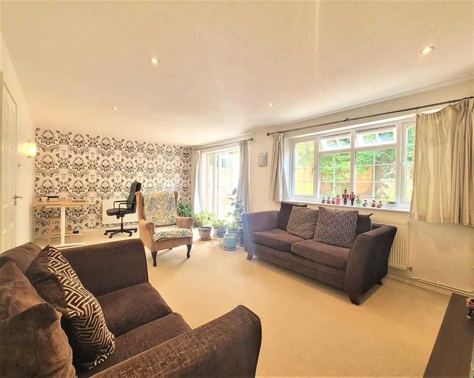 Property photo 3 of 12