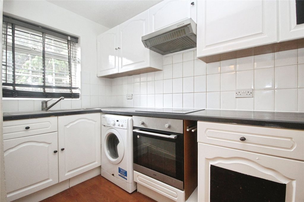 Property photo 3 of 14 Kitchen