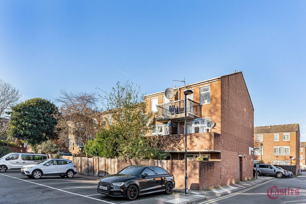 Property photo 2 of 31 Front (Exterior)