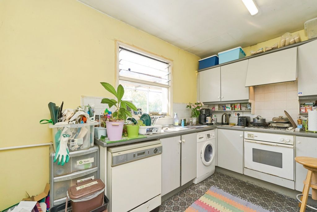 Property photo 3 of 17 Photo
