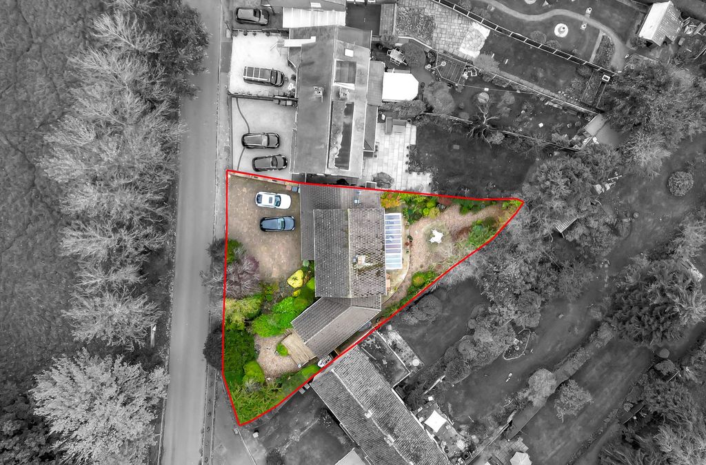 Property photo 2 of 26