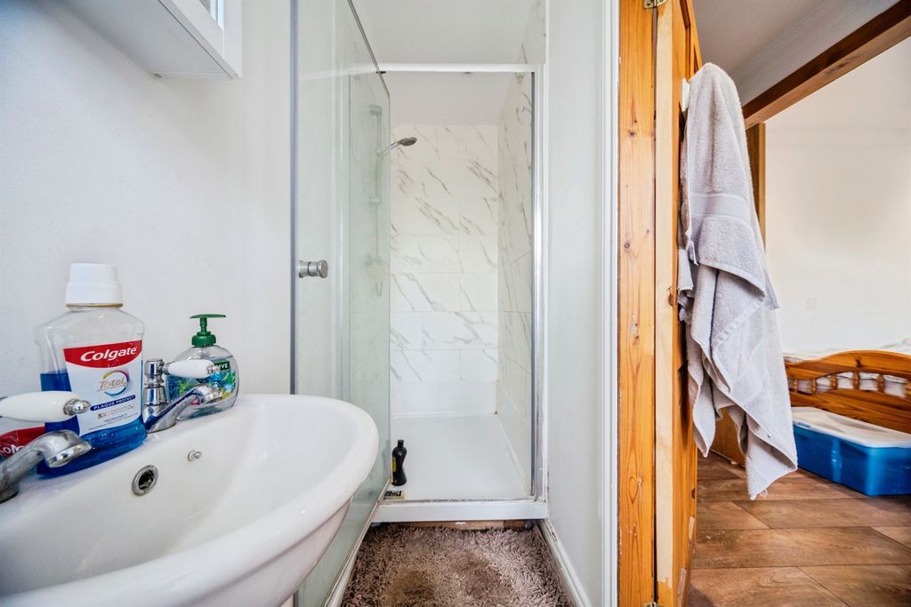 Additional image 11 of 3 bed flat for saleNorth Row, Milton Keynes MK9