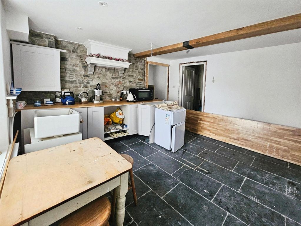 Property photo 3 of 13 3 - Picture No. 19