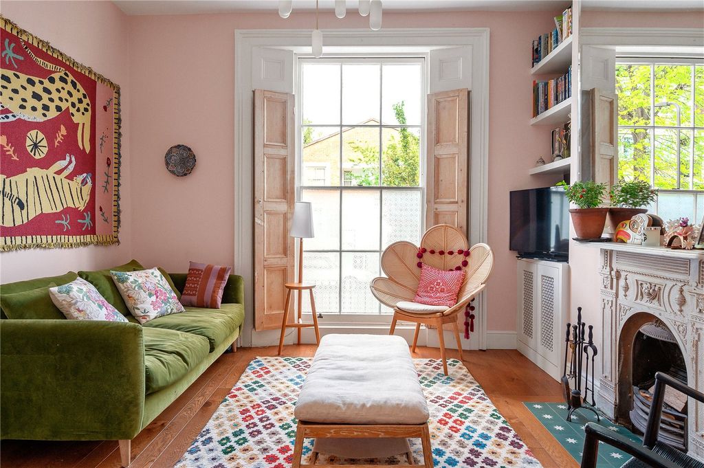 Property photo 1 of 19 Reception/Kitchen