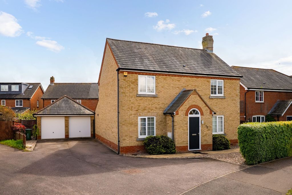 Property photo 2 of 27