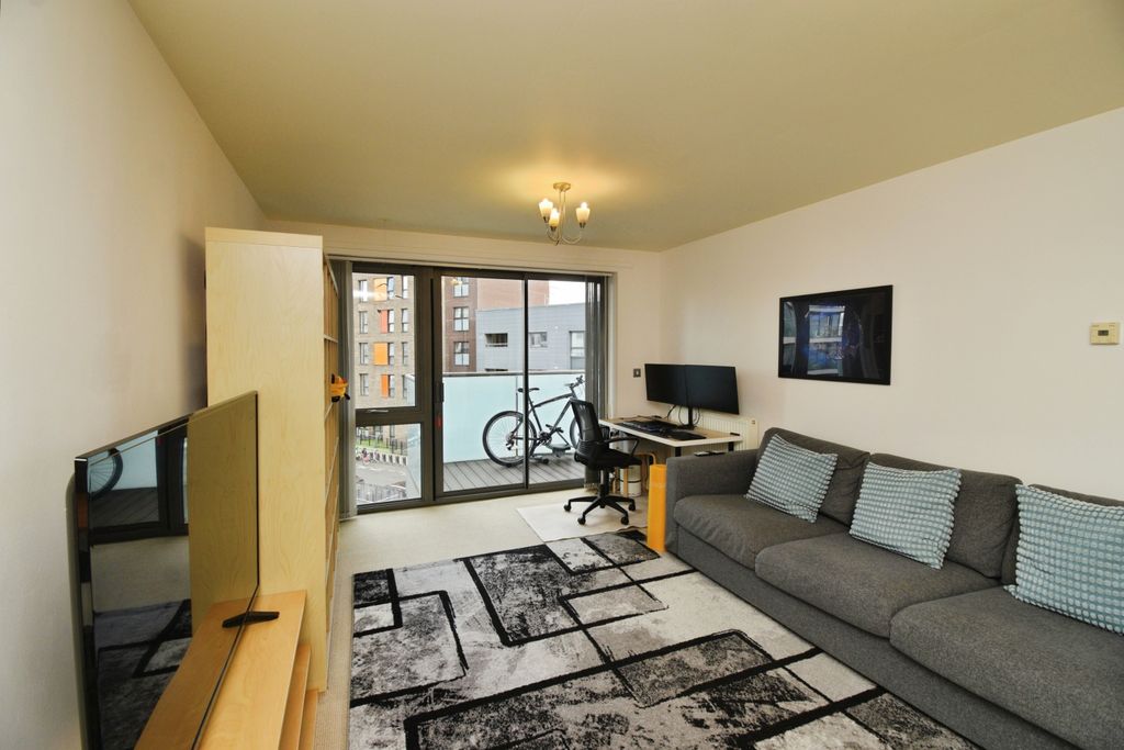 Property photo 2 of 20 Open Plan Living