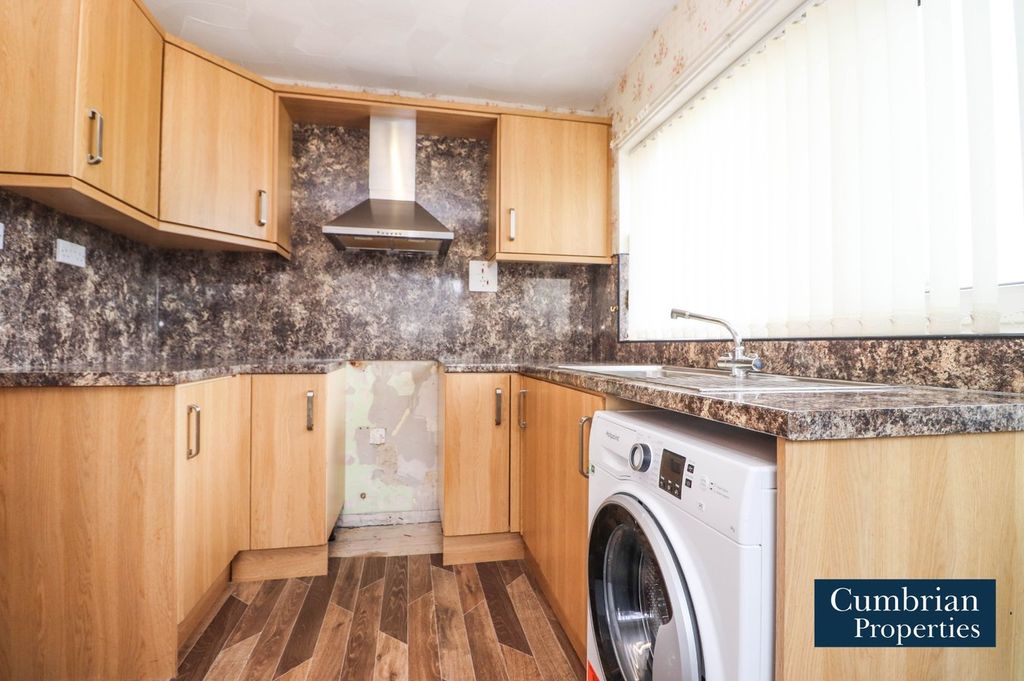 Property photo 2 of 12 Kitchen