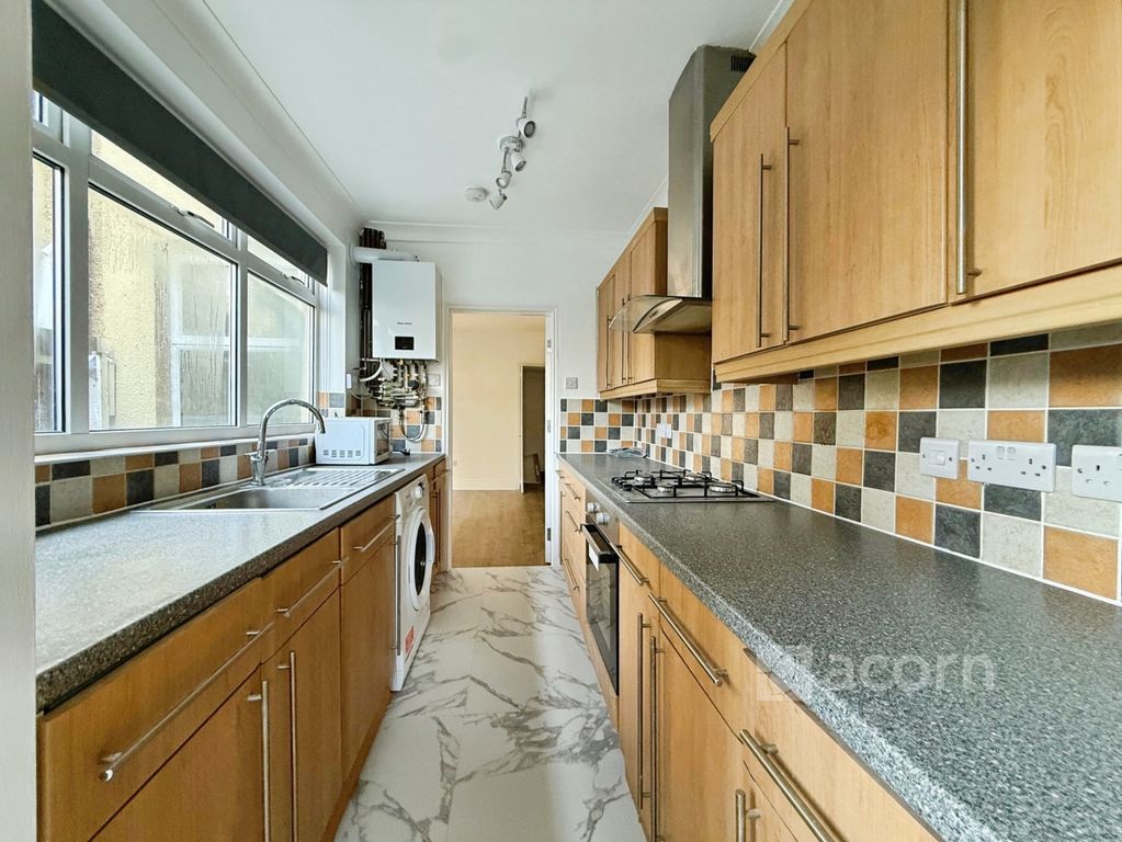 Property photo 2 of 12 F018d302--4F3D-82...