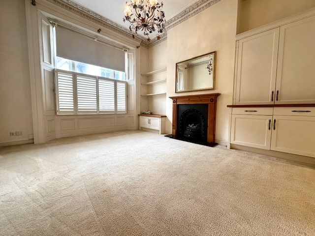 Property photo 1 of 4 Living Room