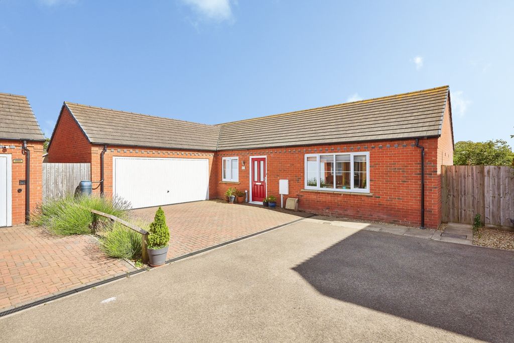 Property photo 1 of 20 16Mallardcourtholbeachspaldingpe127Fb-2
