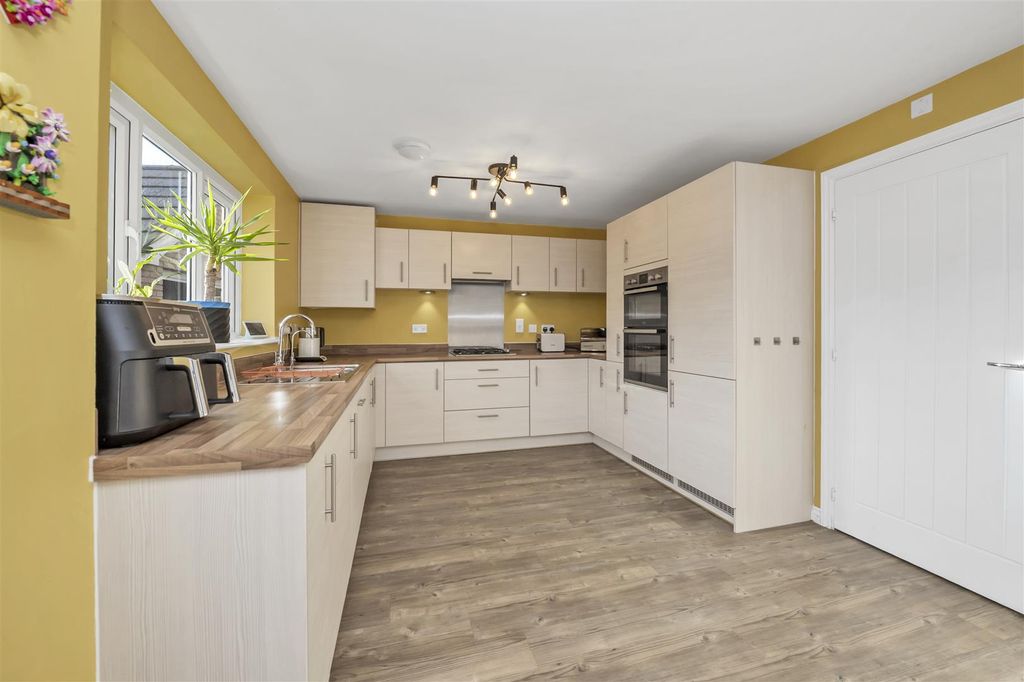 Property photo 2 of 31 Dcp_9813.Jpg