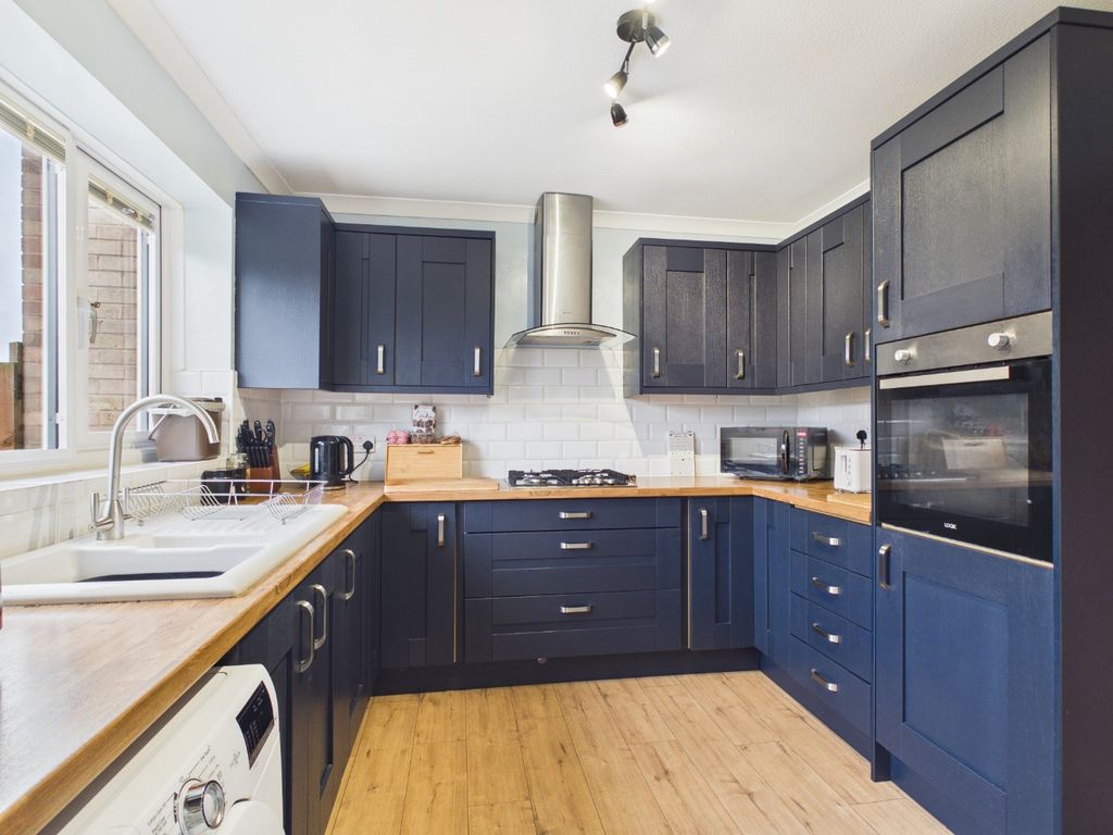 Property photo 2 of 17 4881783