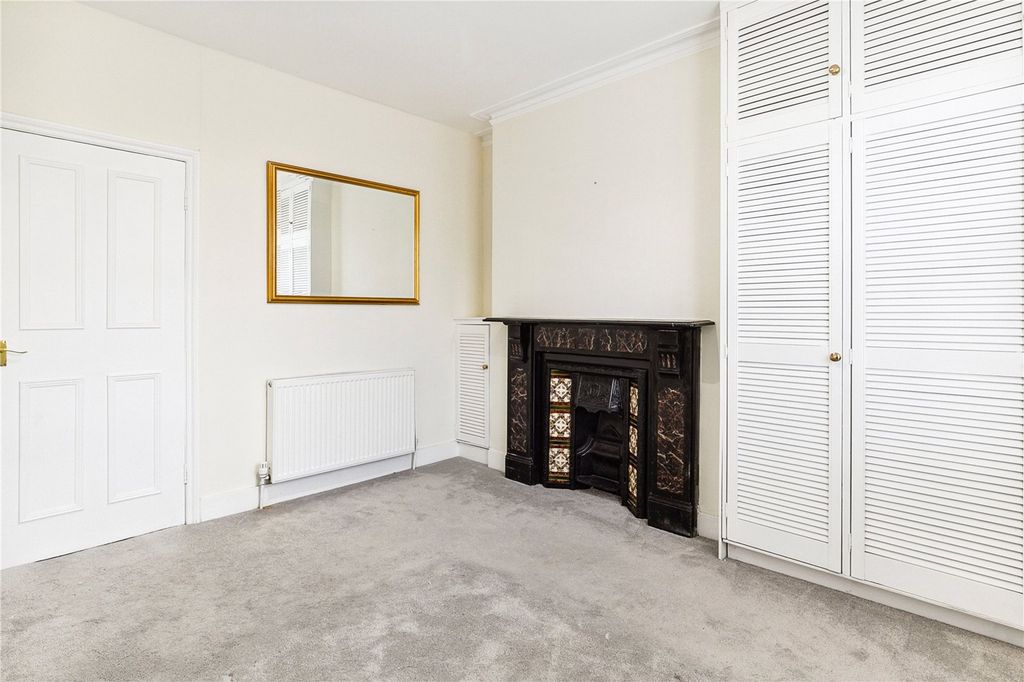 Property photo 3 of 6