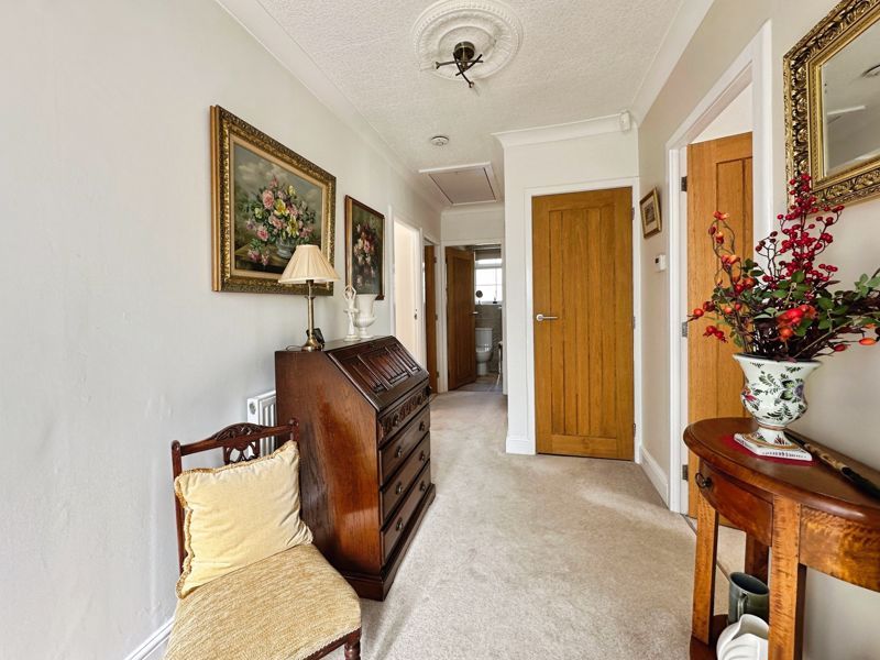 Property photo 3 of 21 Hallway