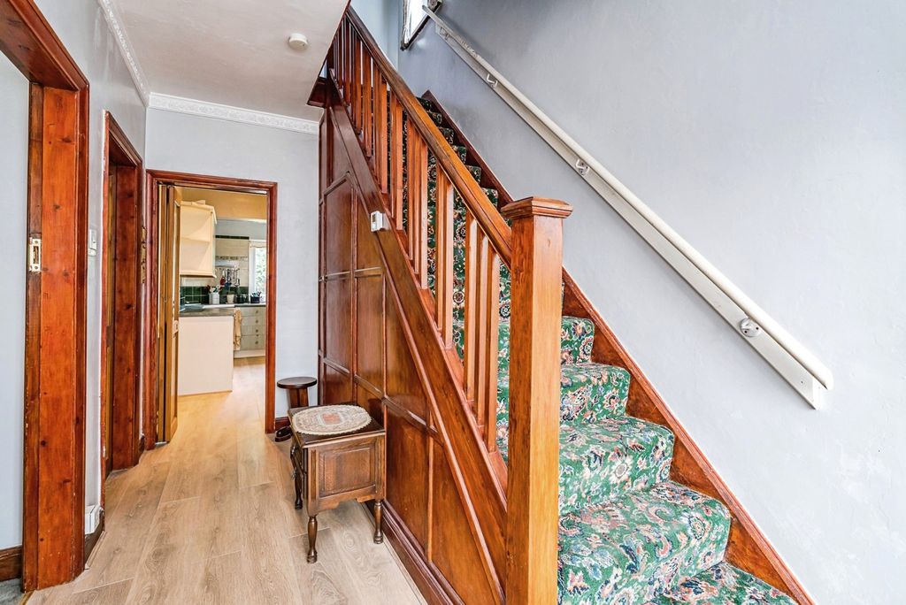 Property photo 2 of 17 Photo