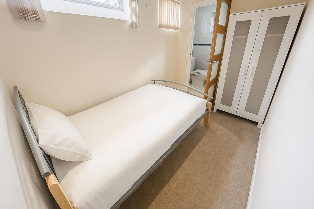 Property photo 1 of 5 Chatgpt Image Nov 4, 2025, 02_27_27 Pm.Png