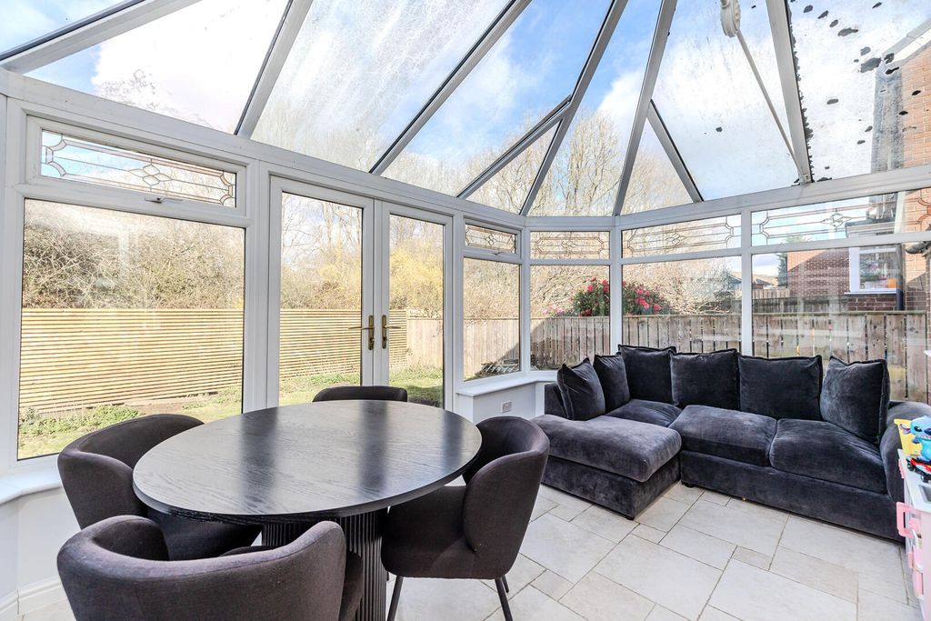 Property photo 3 of 44 Conservatory