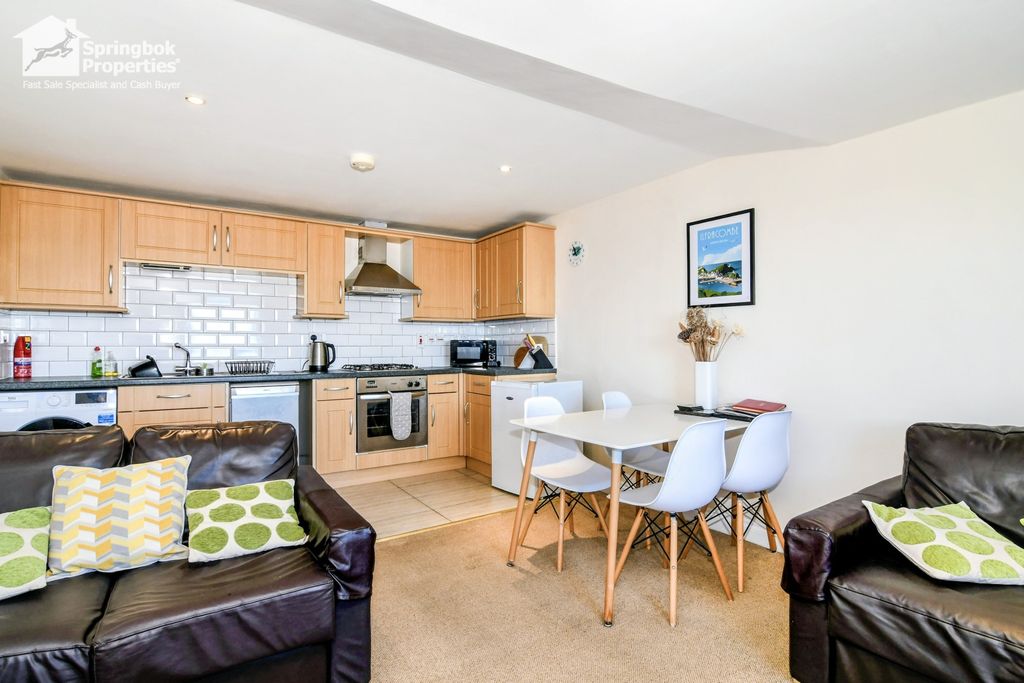 Property photo 3 of 16 Image 2