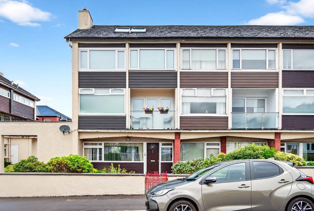 Property photo 1 of 17 1_6 Broom Court, Largs_01.Jpg
