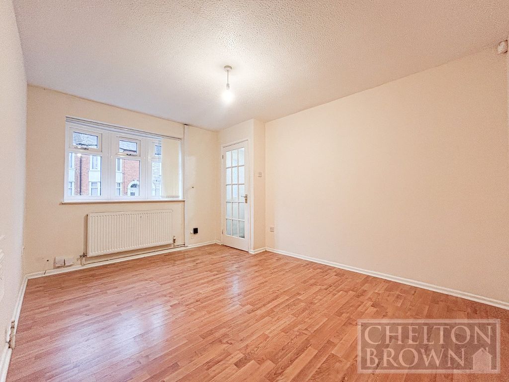 Property photo 3 of 25 Living Room