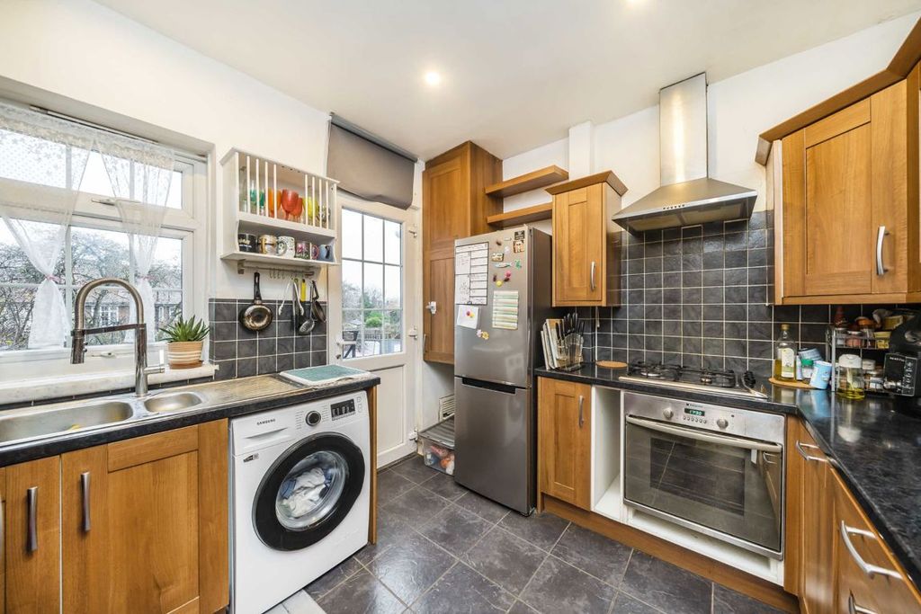 Property photo 2 of 6