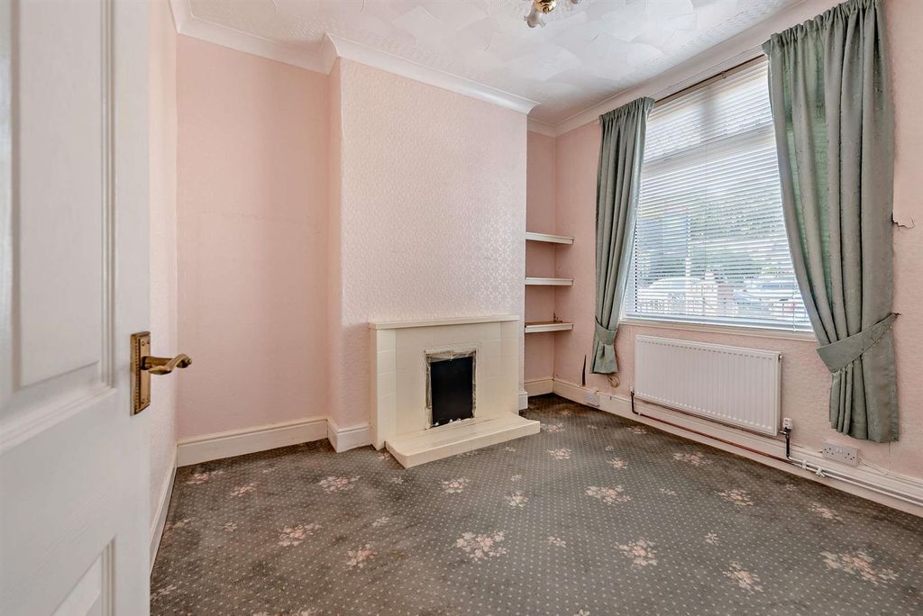Property photo 3 of 8