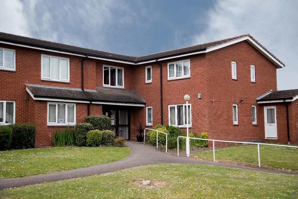 Property photo 1 of 10 Chalverton Court External Picture (1).Jpg