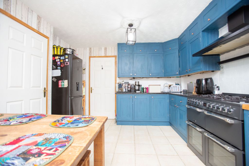 Property photo 3 of 17 Mw-10382