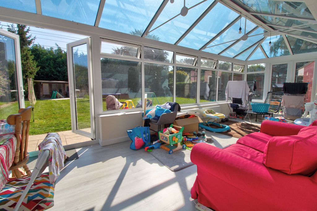 Property photo 2 of 15 Conservatory