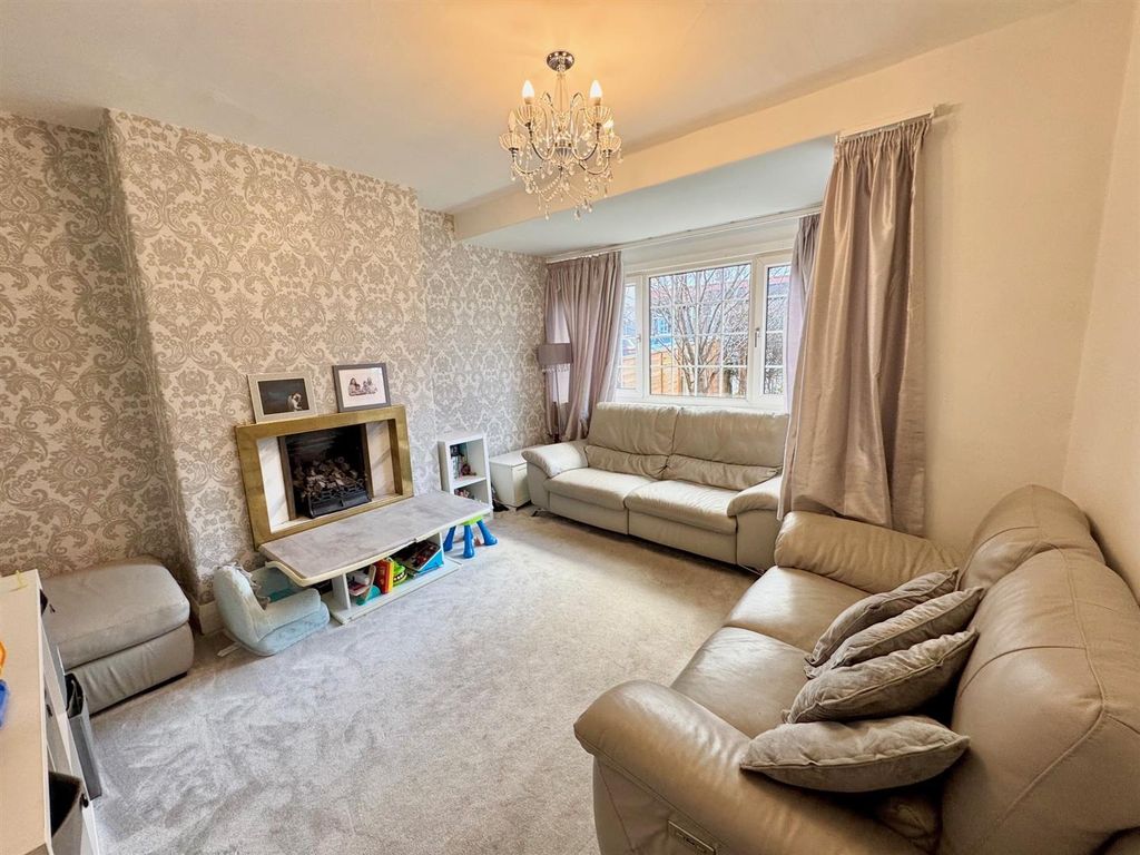 Property photo 3 of 12 Seven.Jpg