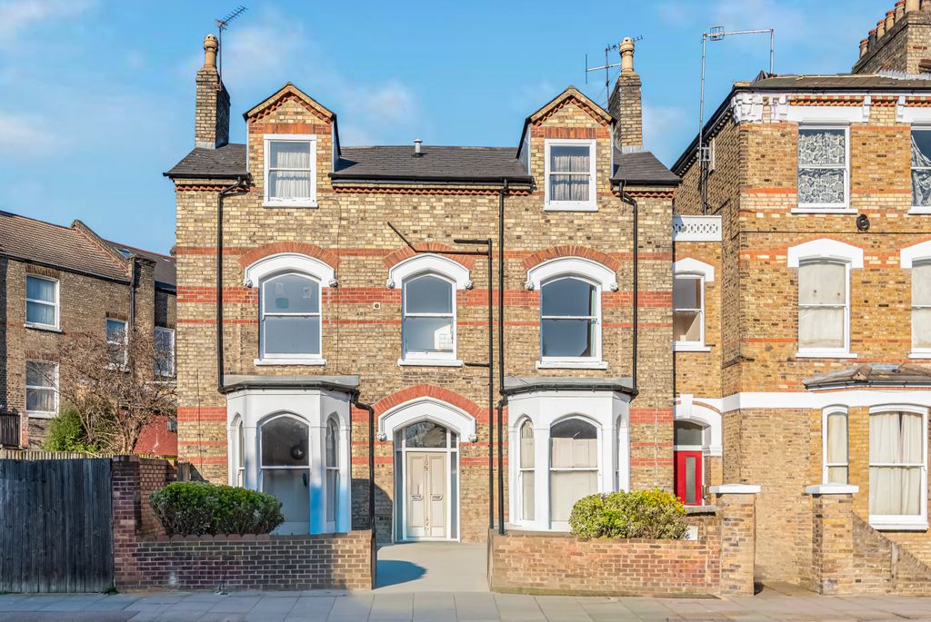 Property photo 2 of 13