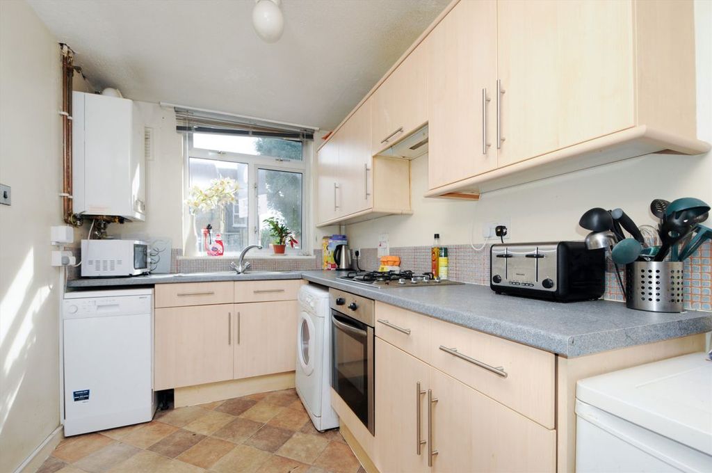 Property photo 3 of 6