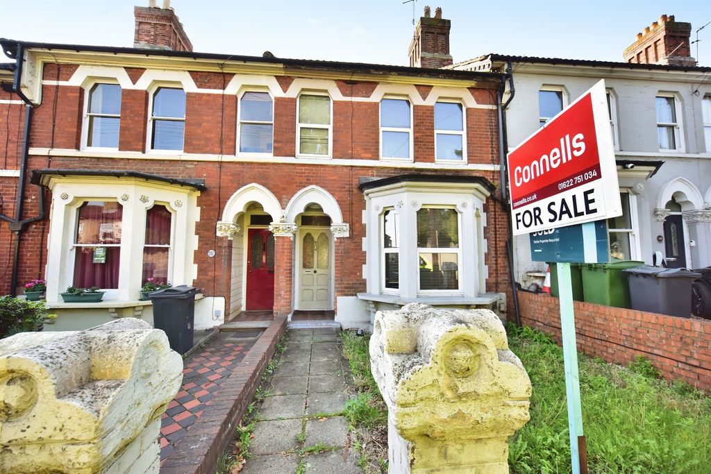 Property photo 1 of 17
