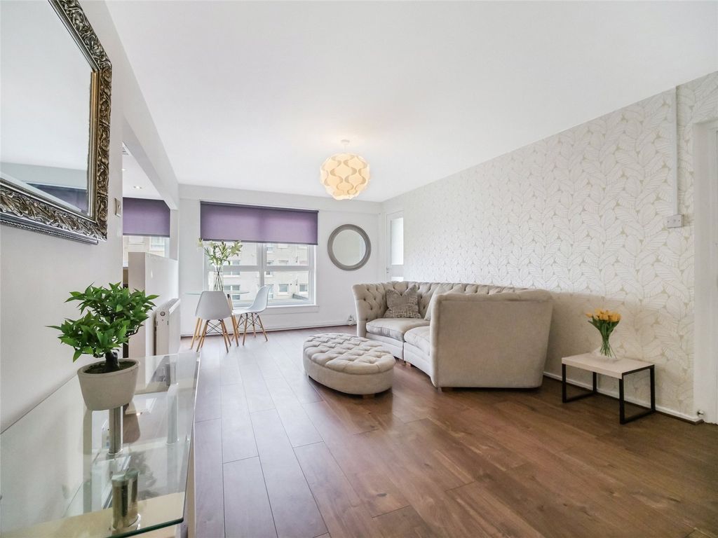 Property photo 1 of 21 Picture No. 08