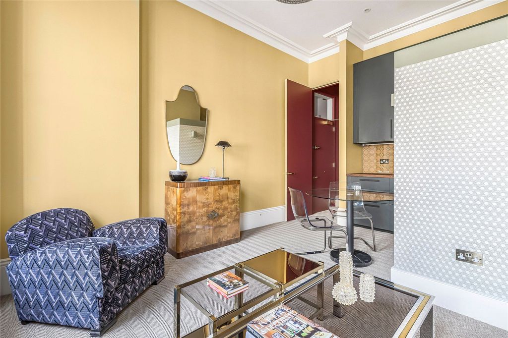 Property photo 3 of 32 Picture No. 08