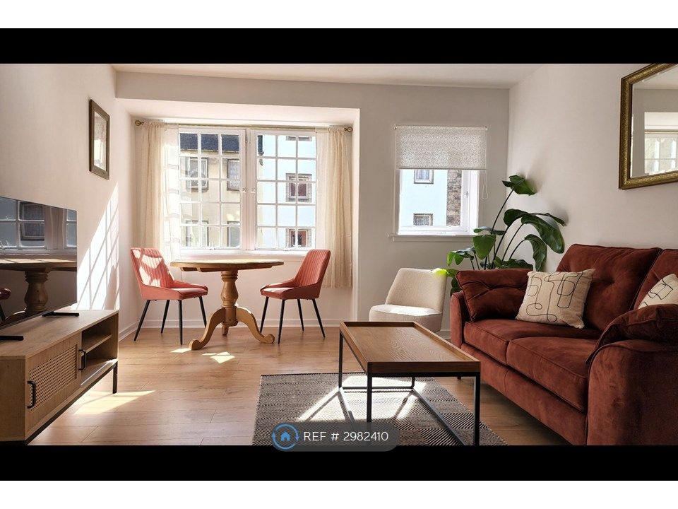 Property photo 1 of 22 Living Room