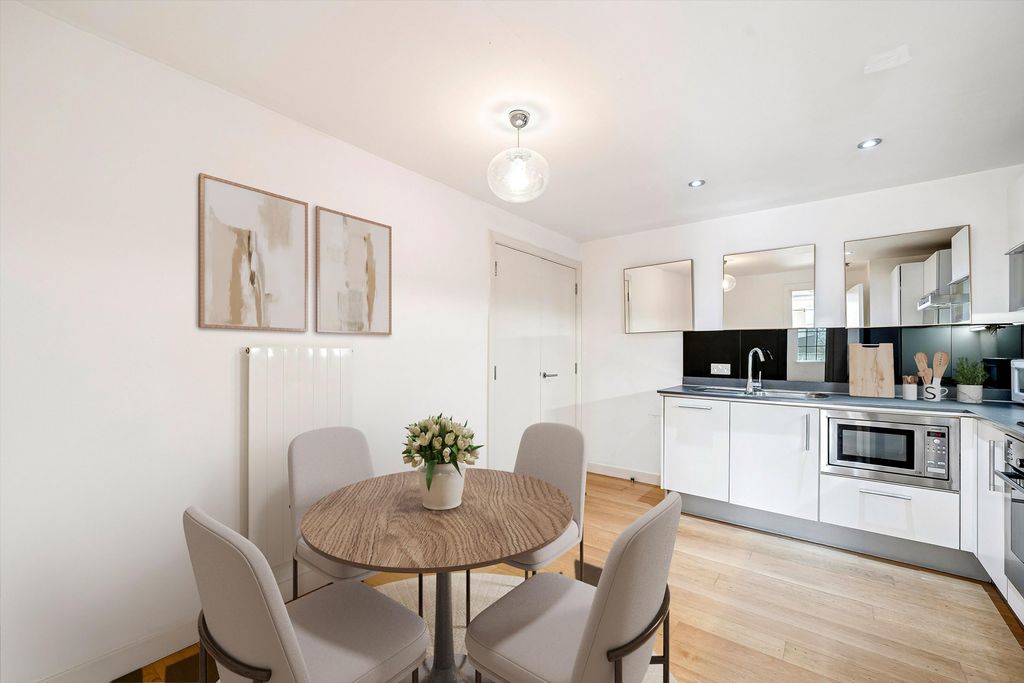 Property photo 3 of 10 Image