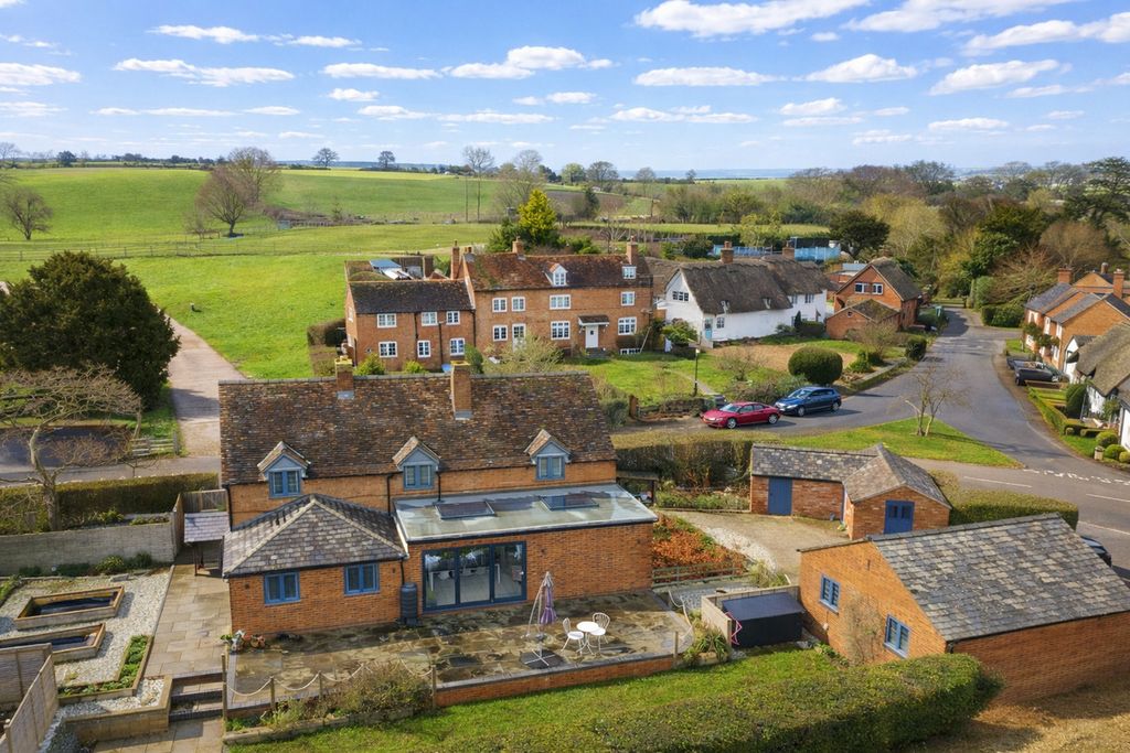 Property photo 3 of 23