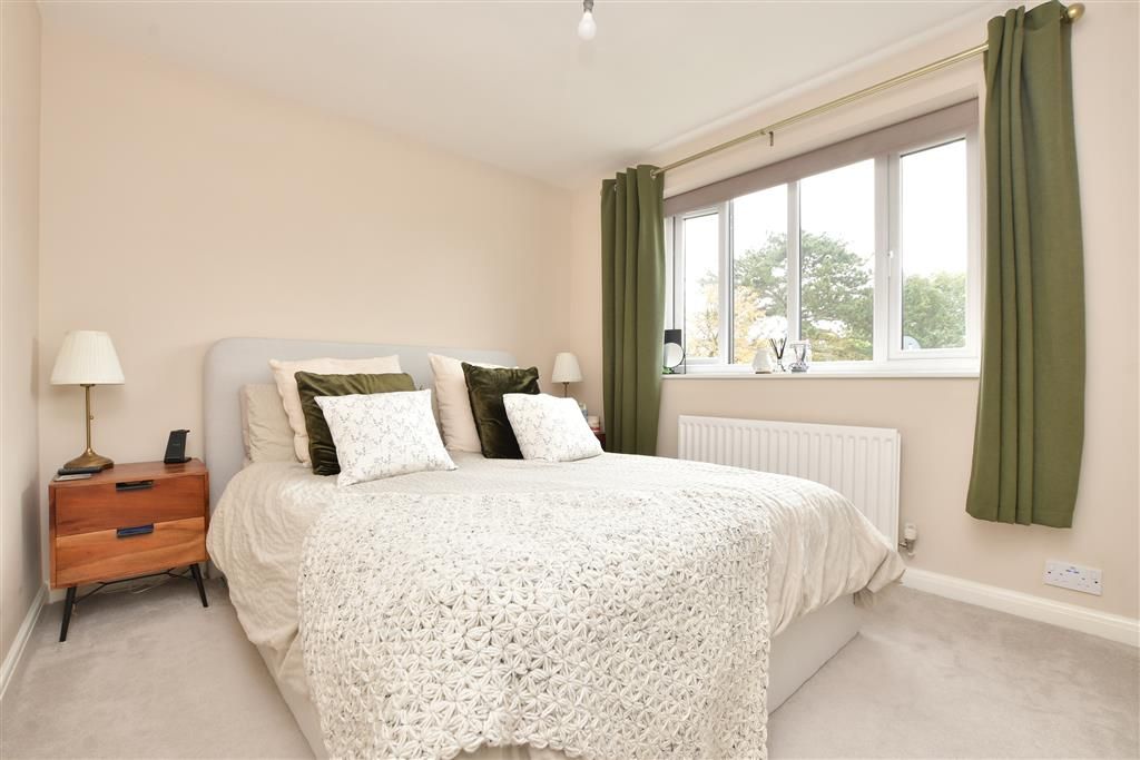 Property photo 1 of 9 Bedroom
