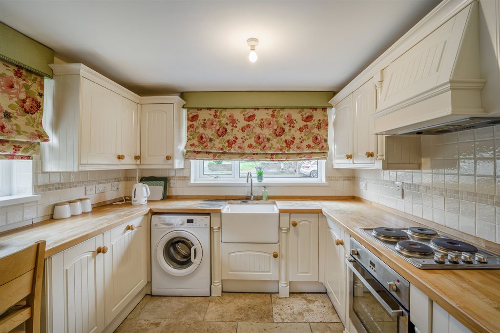 Property photo 2 of 22