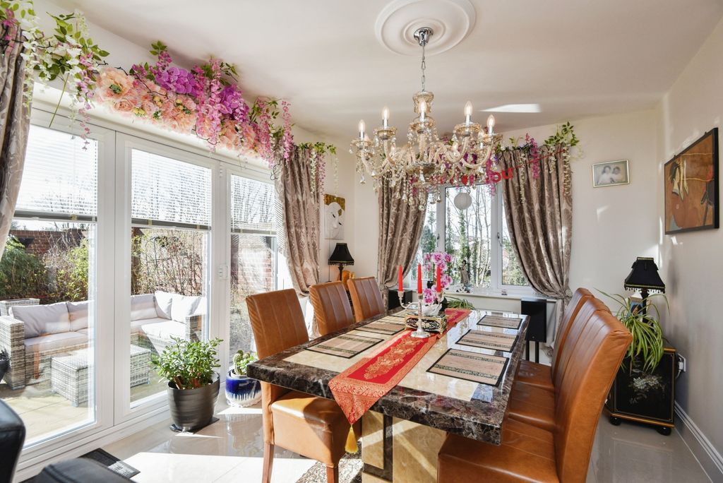 Property photo 3 of 13 Dining Area