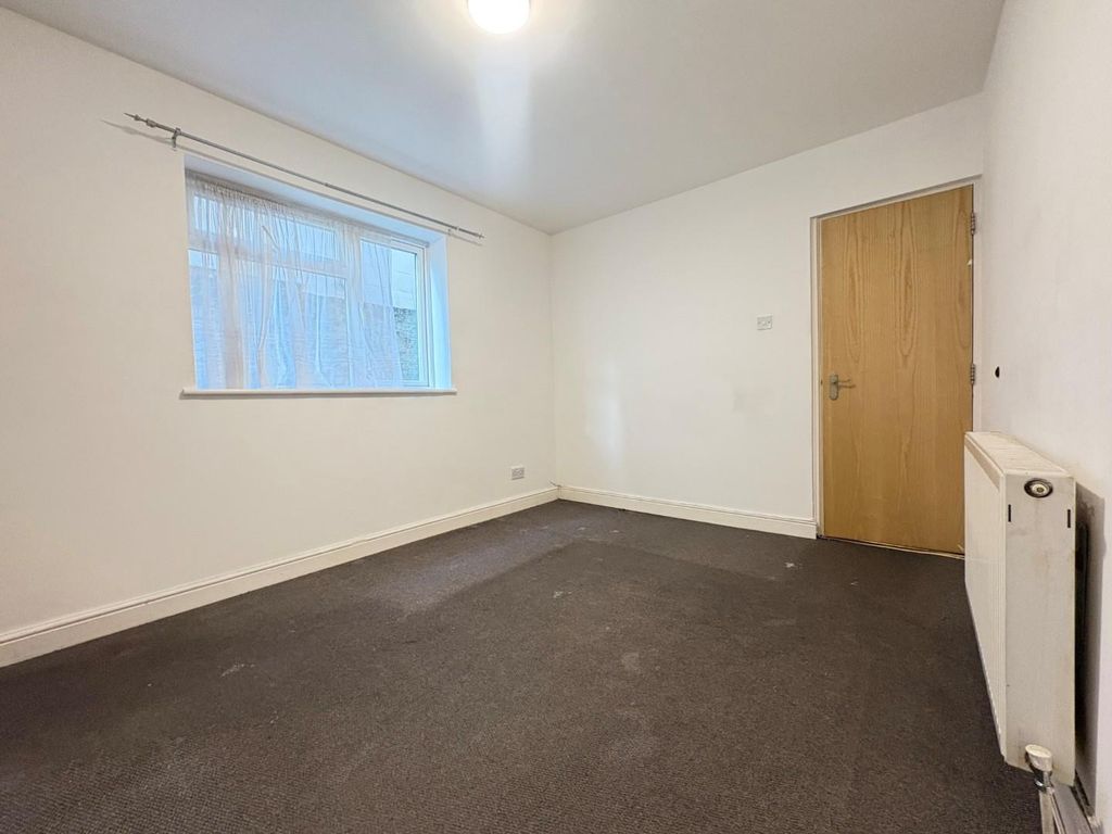 Property photo 3 of 8 7.Jpg