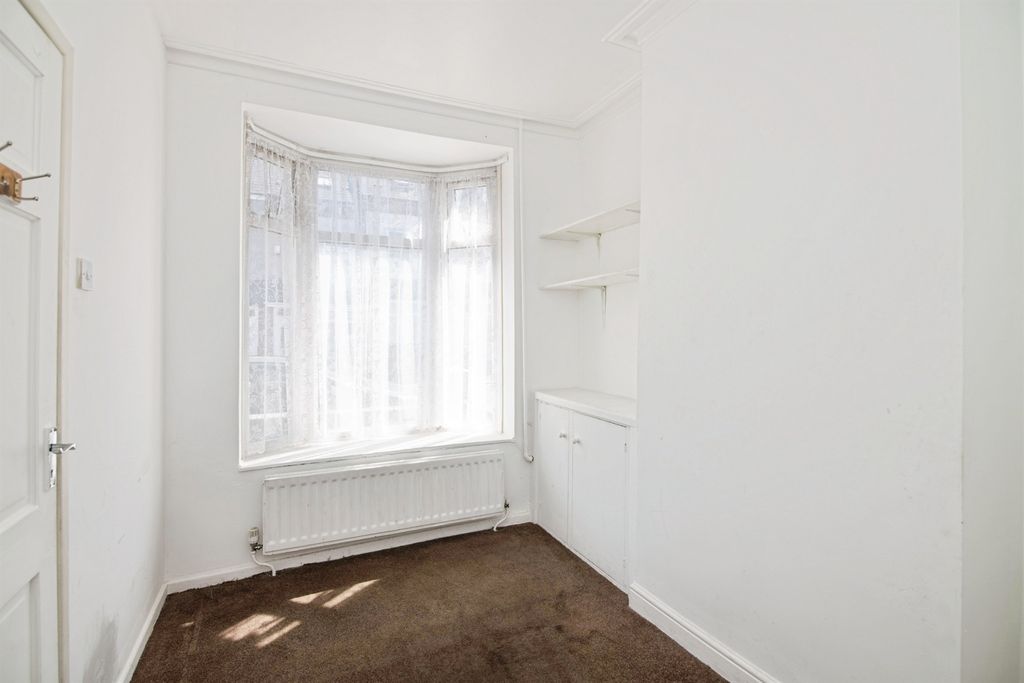 Property photo 3 of 20